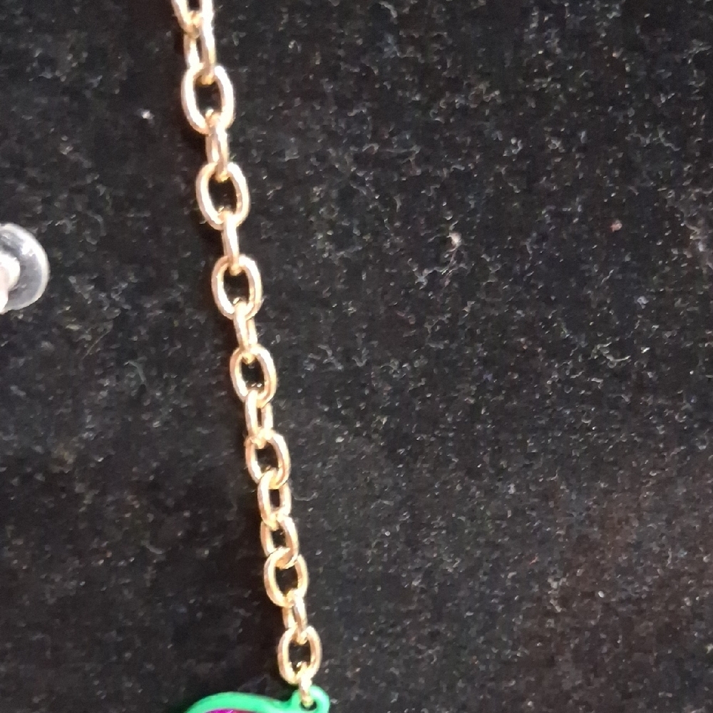 Taramanda Gold and Pink Teardrop Necklace Set . - Picture 5 of 15